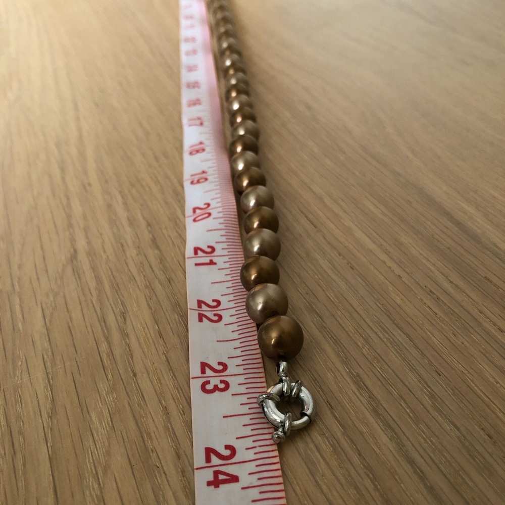 Brown faux pearl necklace - Picture 5 of 8